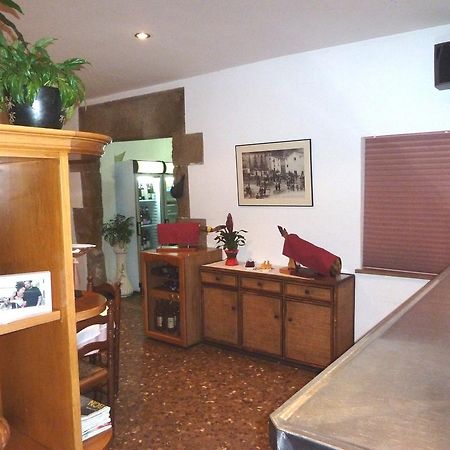 Restaurant Fonda Giralt Hotel Amer Bagian luar foto