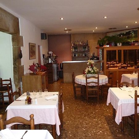 Restaurant Fonda Giralt Hotel Amer Bagian luar foto